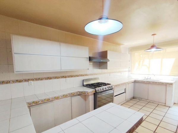 Casa en venta zona exclusiva en calzada Porfirio Diaz