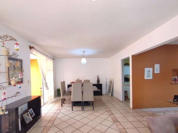 Casa en venta zona exclusiva en calzada Porfirio Diaz