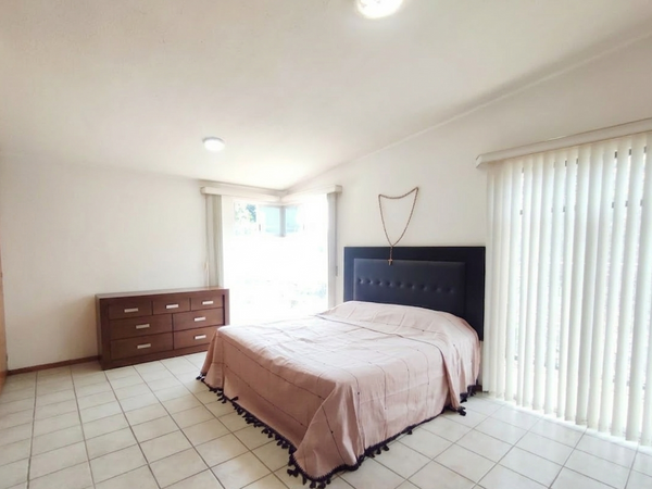 Casa en venta zona exclusiva en calzada Porfirio Diaz