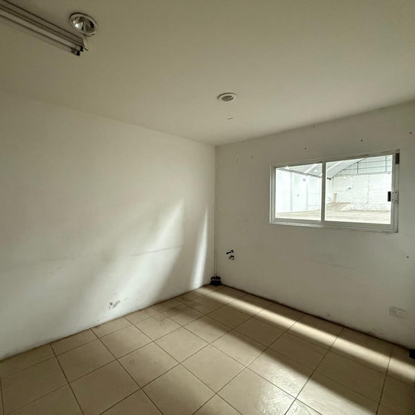 Amplia bodega en renta con ubicación estratégica