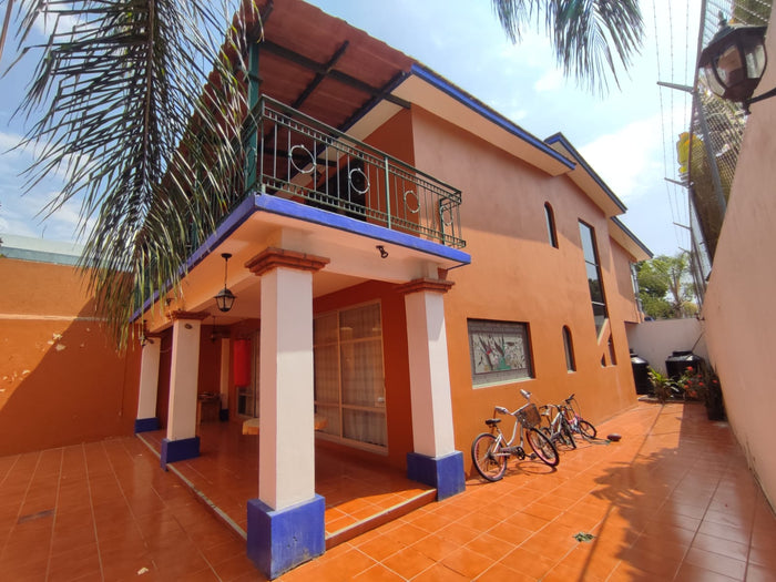 Casa en venta zona exclusiva en calzada Porfirio Diaz