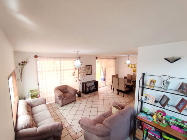 Casa en venta zona exclusiva en calzada Porfirio Diaz