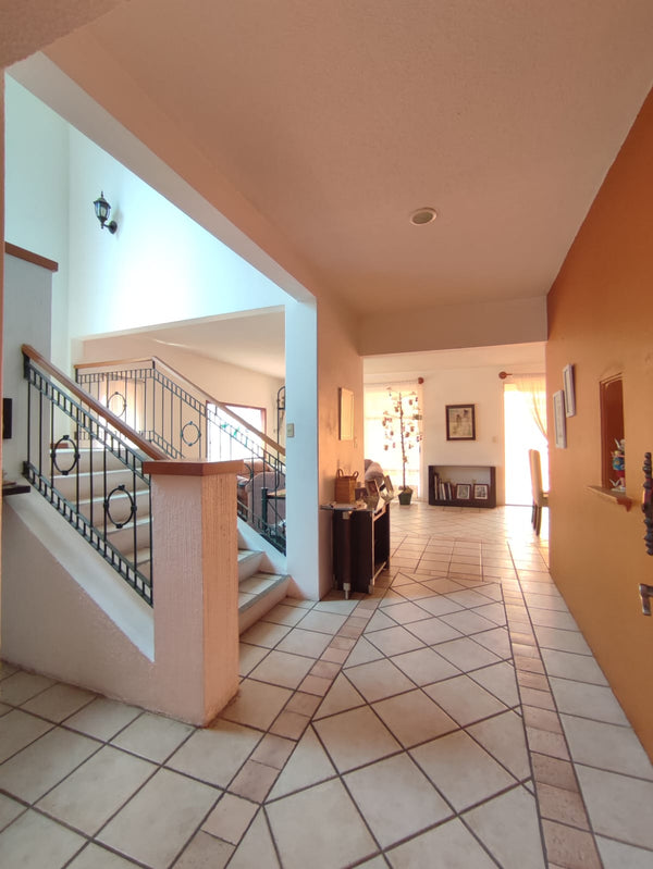 Casa en venta zona exclusiva en calzada Porfirio Diaz